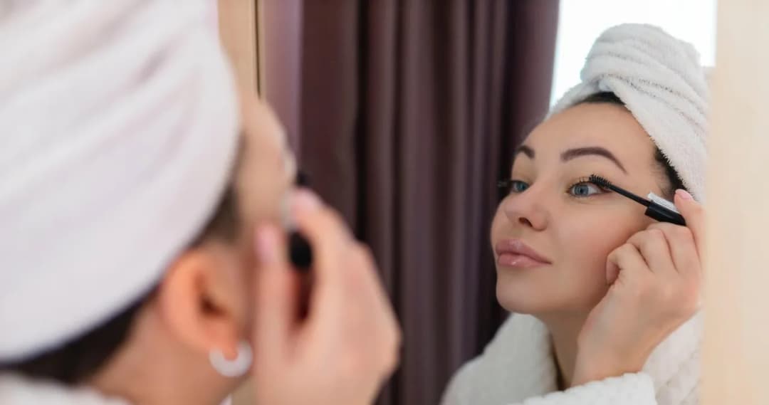 Jak rozrzedzić tusz do rzęs i przywrócić mu idealną konsystencję