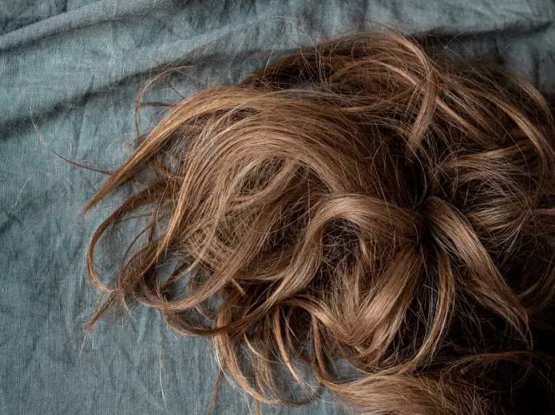 Jak często używać wcierki do włosów, aby uniknąć zniszczeń?