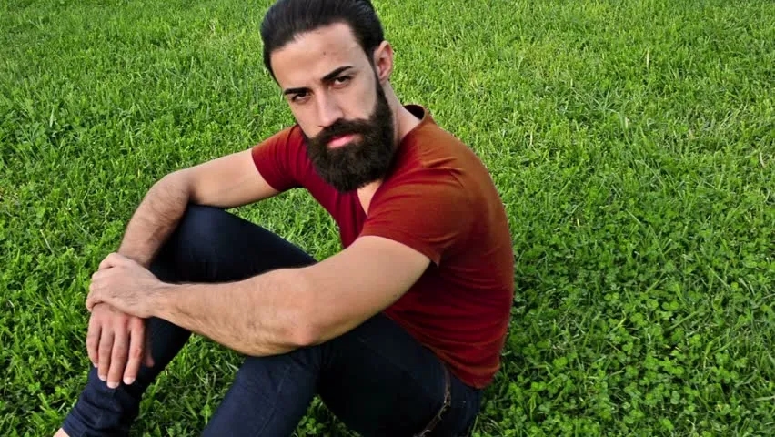 Czy golenie brody przyspiesza porost? Mity i fakty o wzroście włosów