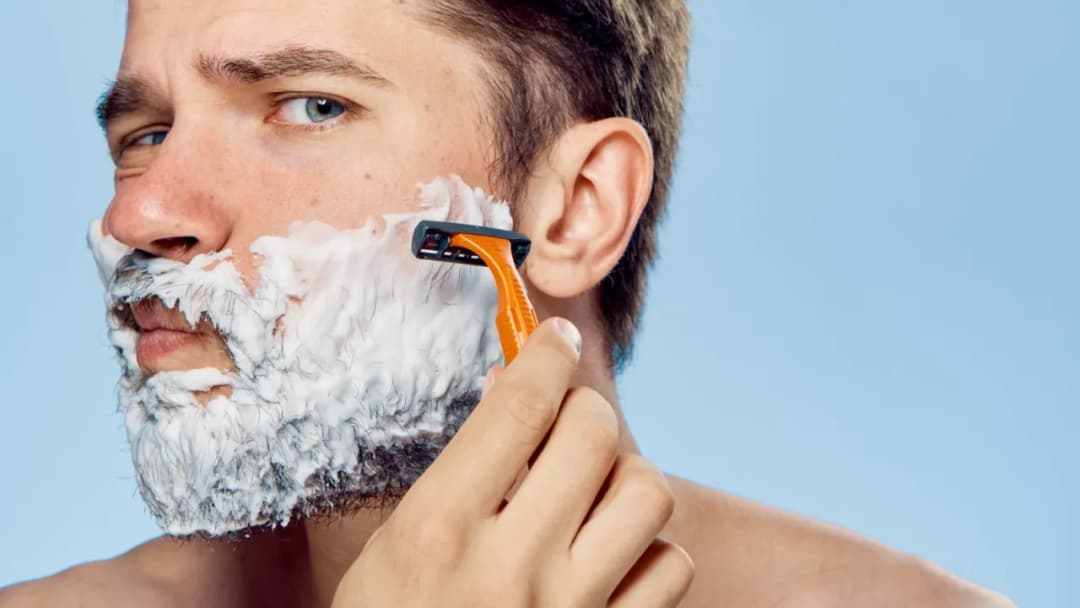 Jak szybko pozbyć się krost po goleniu i uniknąć podrażnień